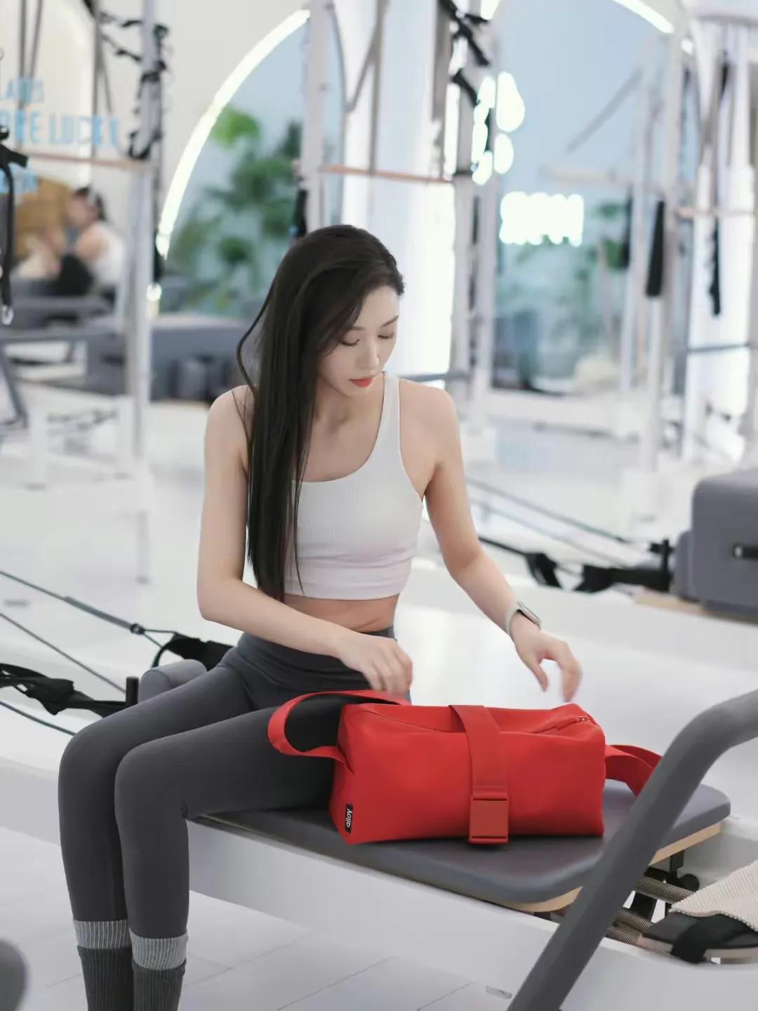 健身美女，阳光健康