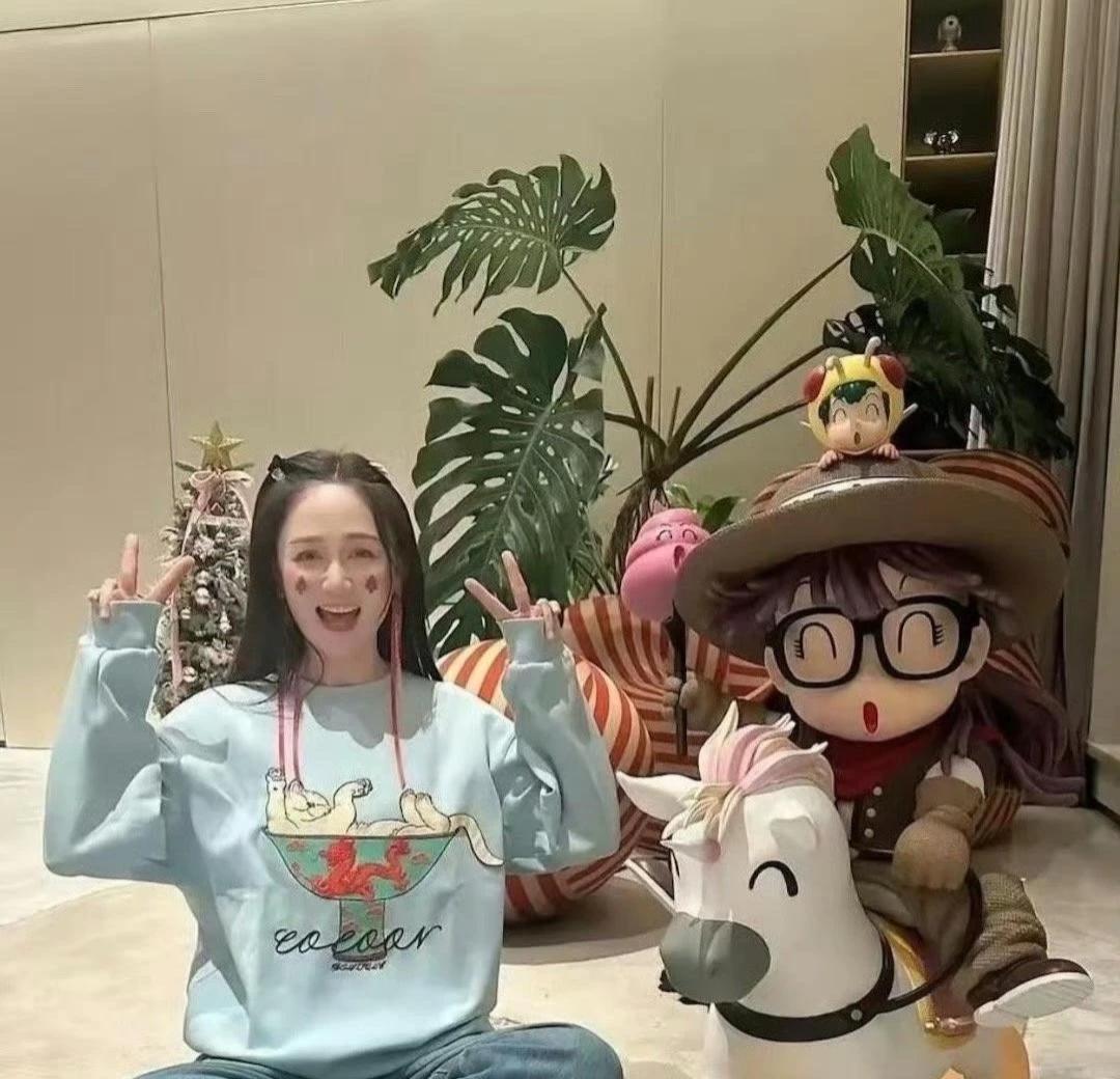 陈乔恩都45岁了，她才不在乎网友催她生孩子的事儿呢，自己天天玩得跟个小孩子一样乐
