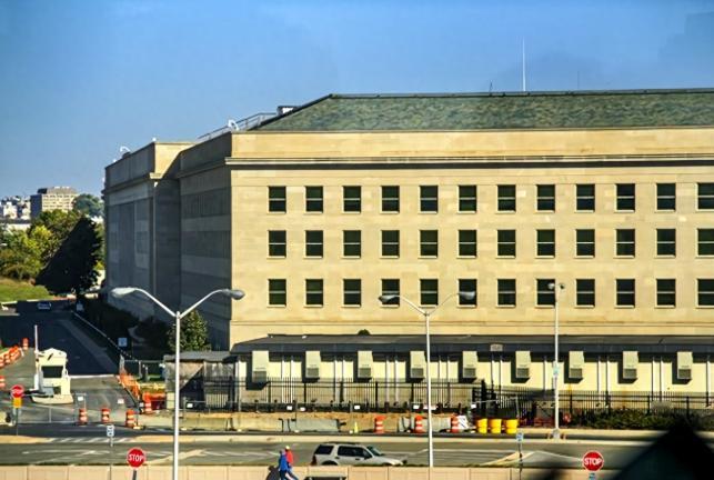 美国中情局副局长迈克尔·艾利斯8日公开承认，美国正对中国开展更广泛间谍活动，并称
