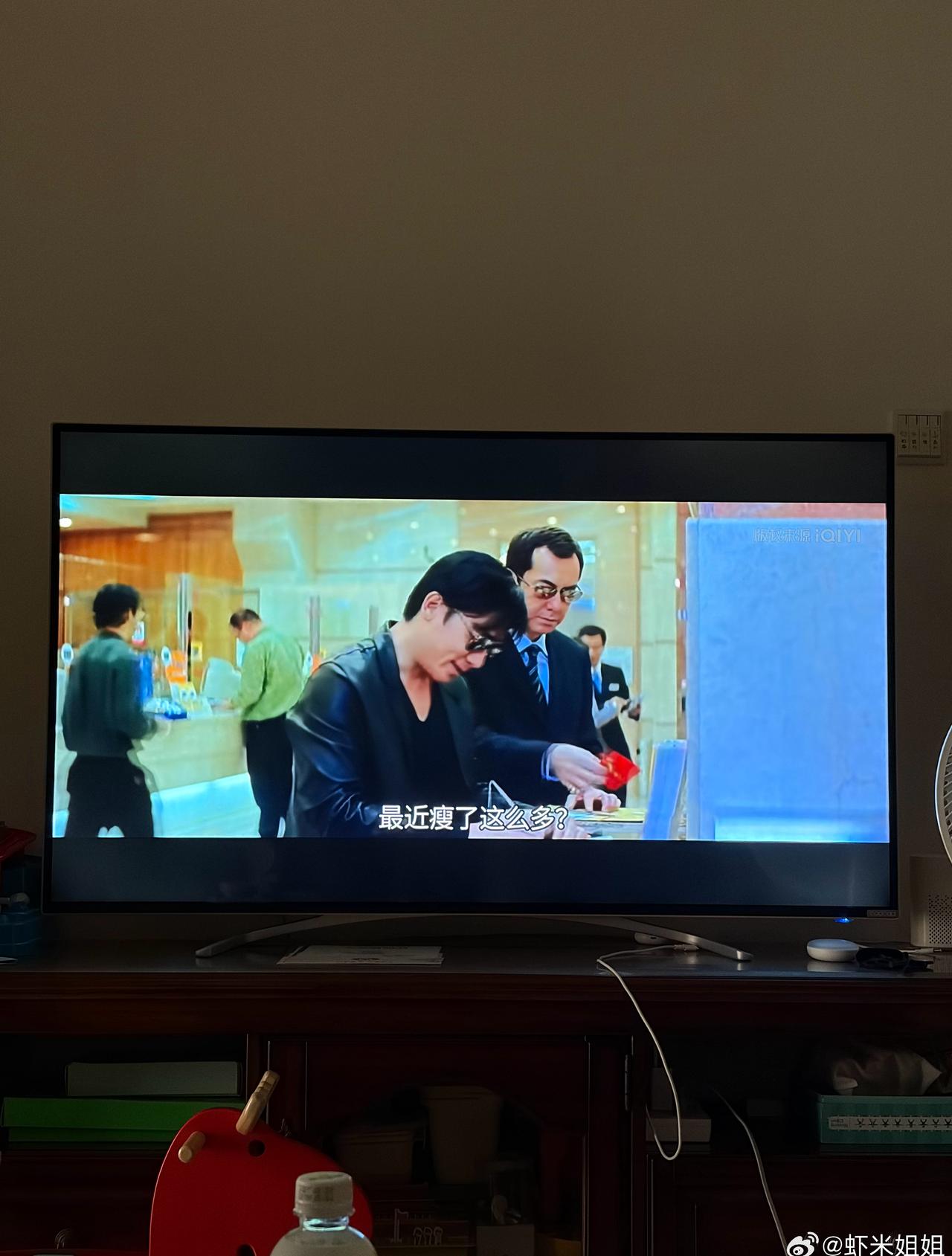 此刻正在和队友重温《无间道》，真的是剧情紧凑全程无尿点，不得不说港片还是老的好。
