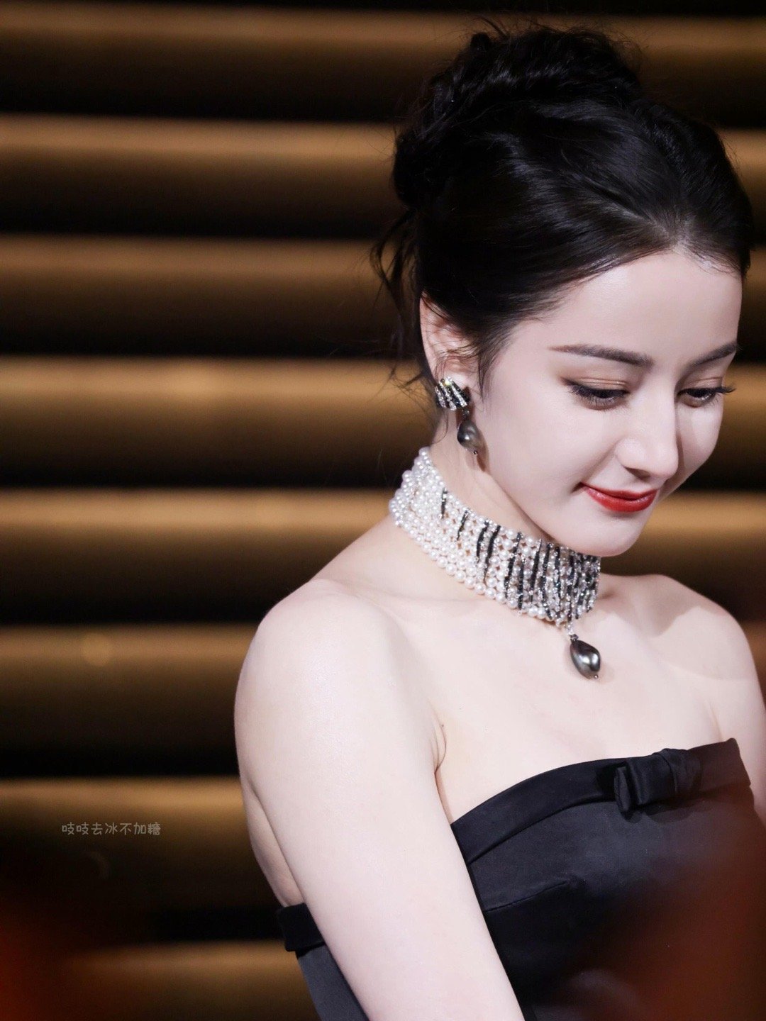 杨幂站姐拍的迪丽热巴杨幂站姐发了迪丽热巴杨幂站姐拍的迪丽热巴 ​​​