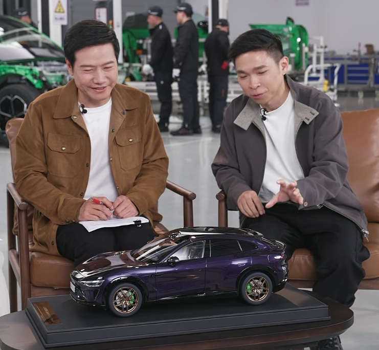 雷军直播啊？？这是车模？？ 