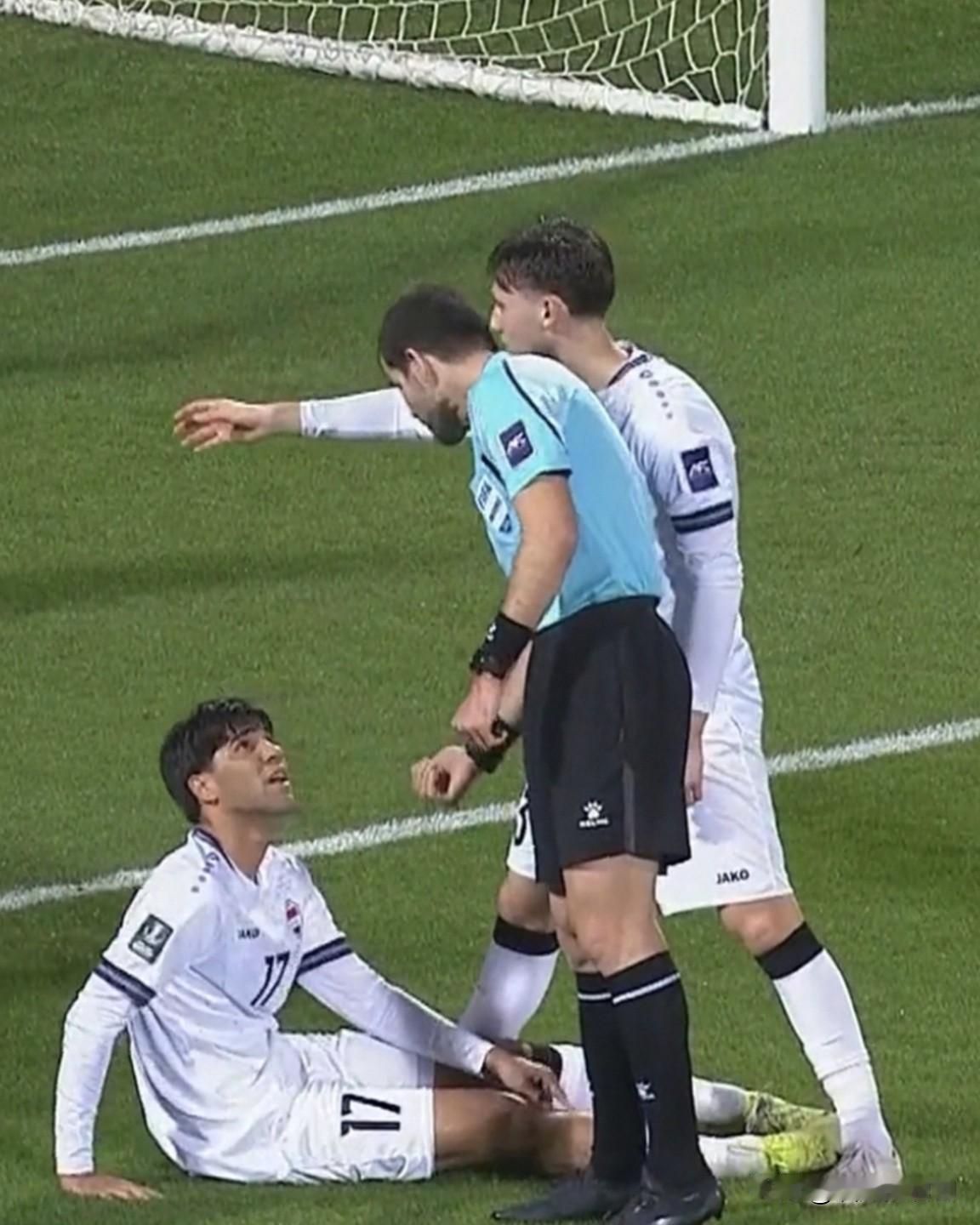 国足出线有点悬！
说实话赛前对这支U23国足，
还是抱有很大的希望。
毕竟大部分