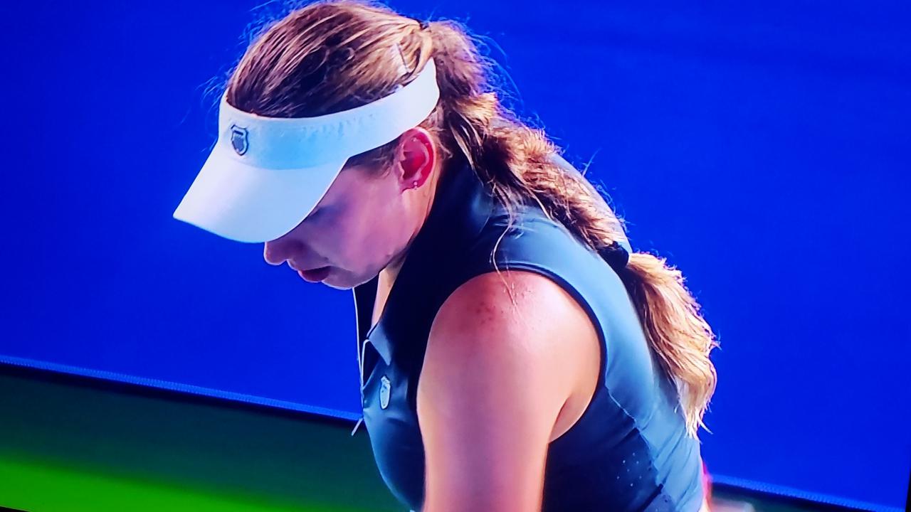 10月20日21:11，WTA500宁波站第二个比赛日的一场女单焦点对决结束，中