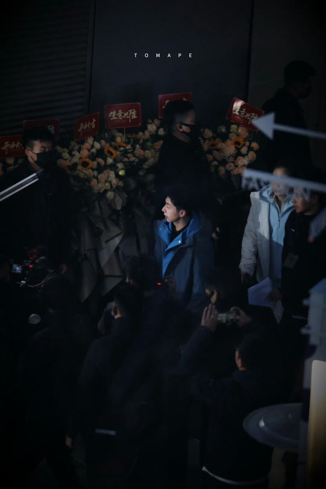 365张爱上马龙的人生照片第130张：12月14日的李宁活动。马龙那样白那样美，