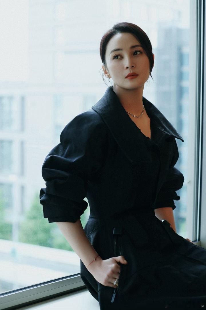 蒋勤勤百花奖掉提 百花奖提名名单出来之后，很多人都在问“蒋勤勤呢？”《小小的我》