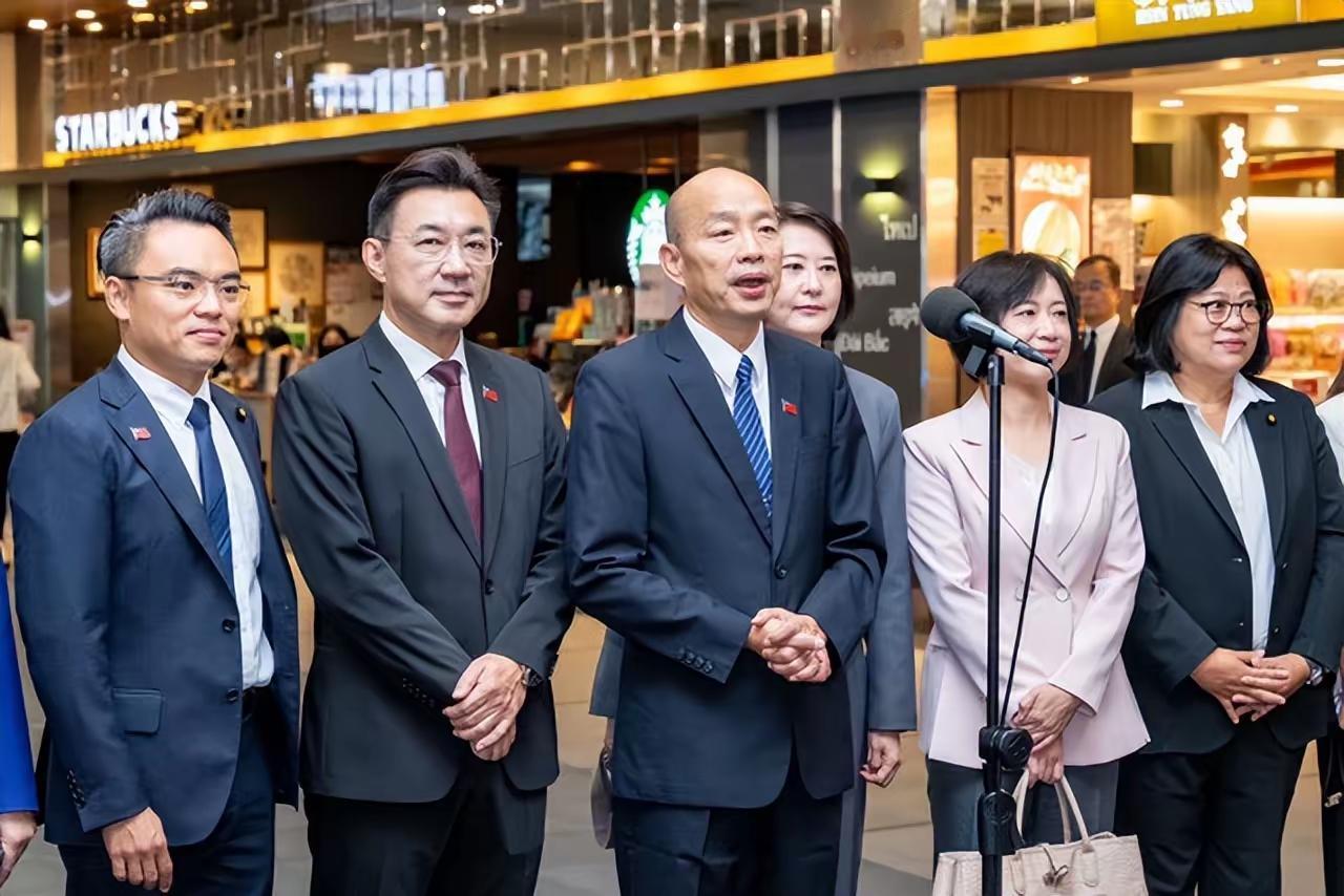 韩国瑜窜日闹大了引众怒，恐上“台独名单”，中方三句话回应日方。9月25日，台湾地