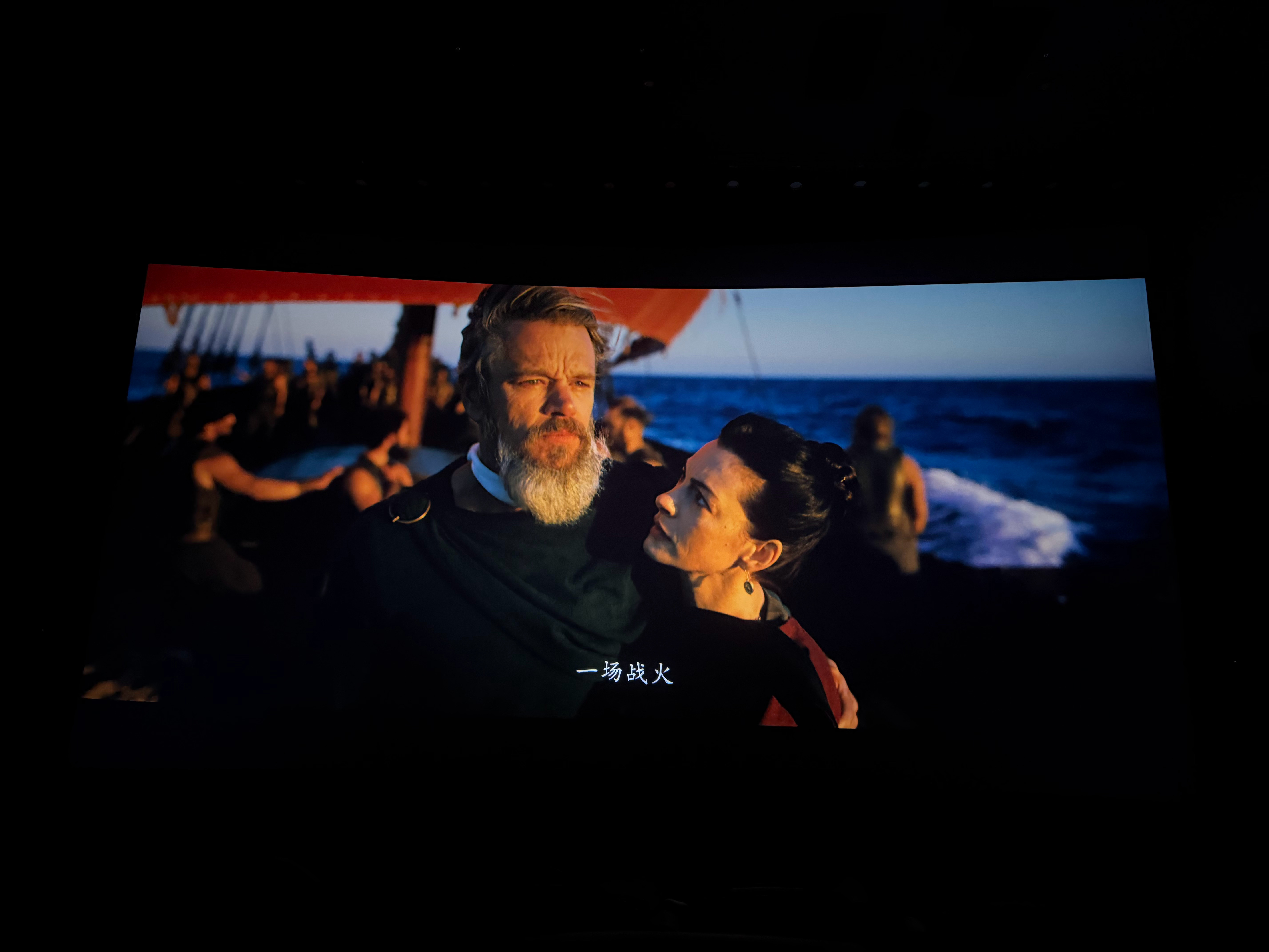 《奥德赛》映前片头居然看到了我自己的车！蔚来ES9这个映前短片非常有创意，在大荧