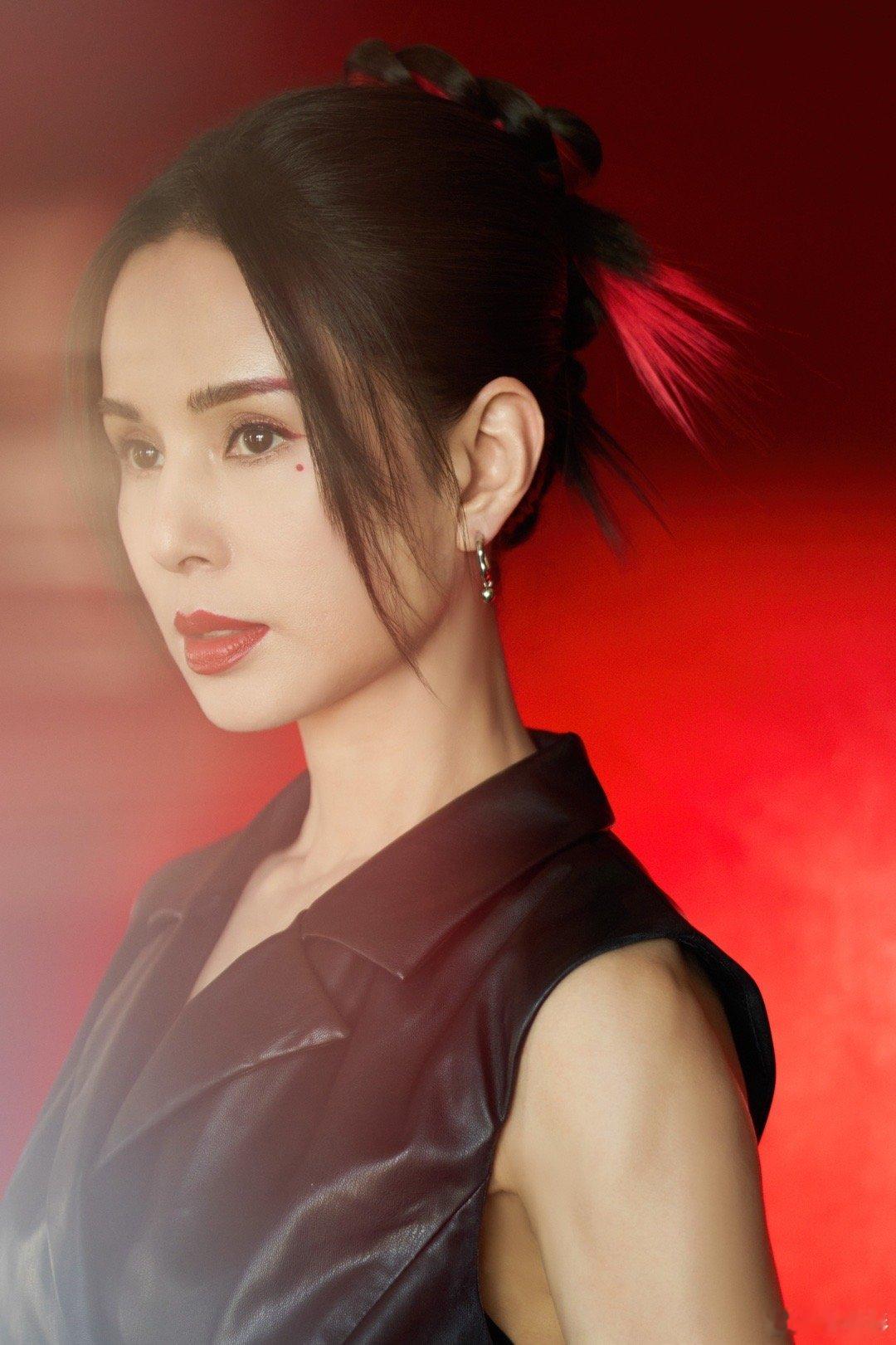#李若彤29年归来还是小龙女#、#李若彤加盟北京台春晚# 李若彤29年归来还是小