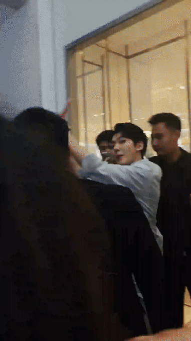 邓为居然对粉丝这么好吗？感觉对应援特别激动 ​​​