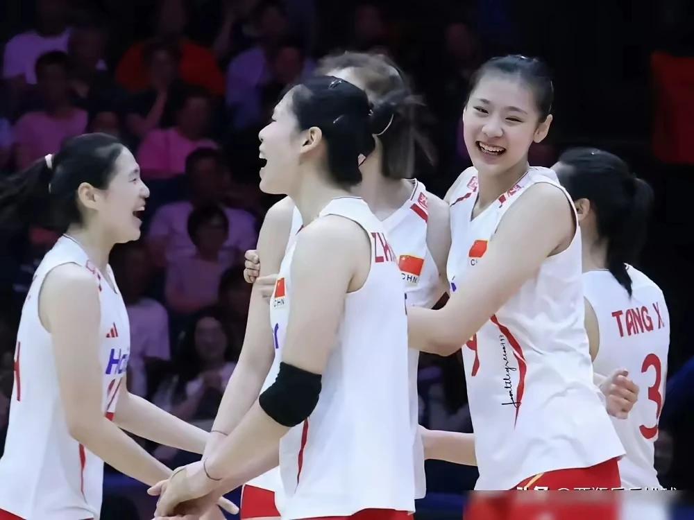 中国女排3-1逆袭波兰女排，18岁小将王奥芊横空出世，面对世界排名第三的强队，进