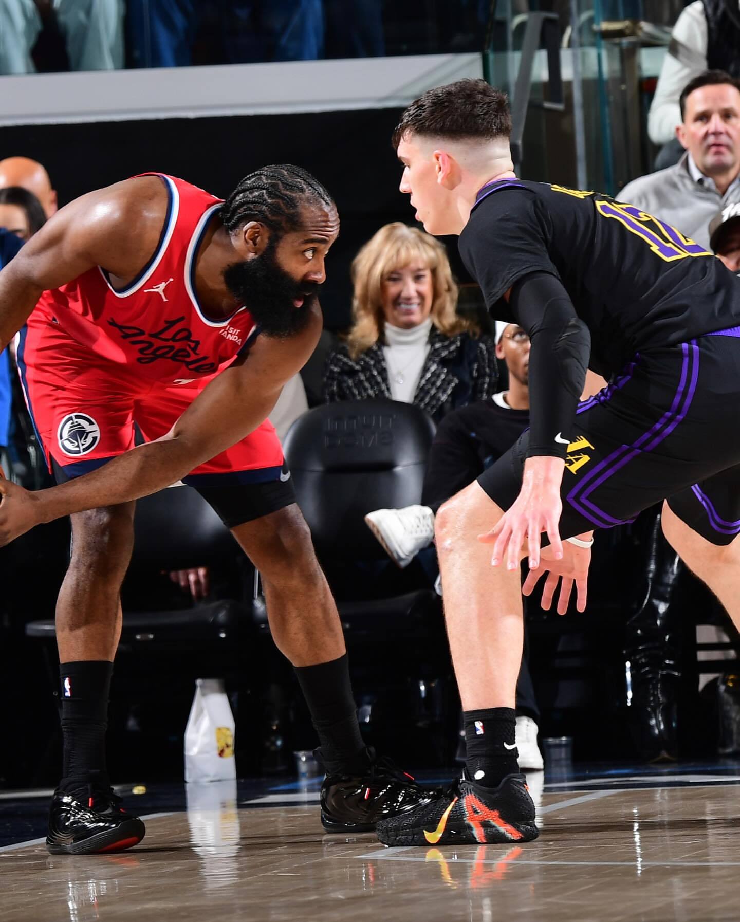 拉拉维亚更新ins ：“3rd pic mood”杰克·拉拉维亚洛杉矶湖人