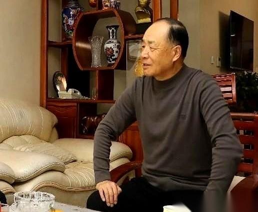 聊起吕梁二十年前的发展账本，郭海亮是一个绕不开的名字。
地表是贫瘠难产的黄土坡，