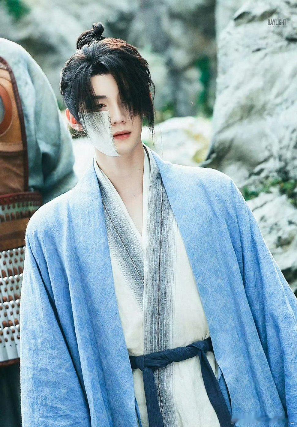 #周翊然古装##周翊然[超话]#这不是一个活脱脱的古风美男子！！真的太有那味了[