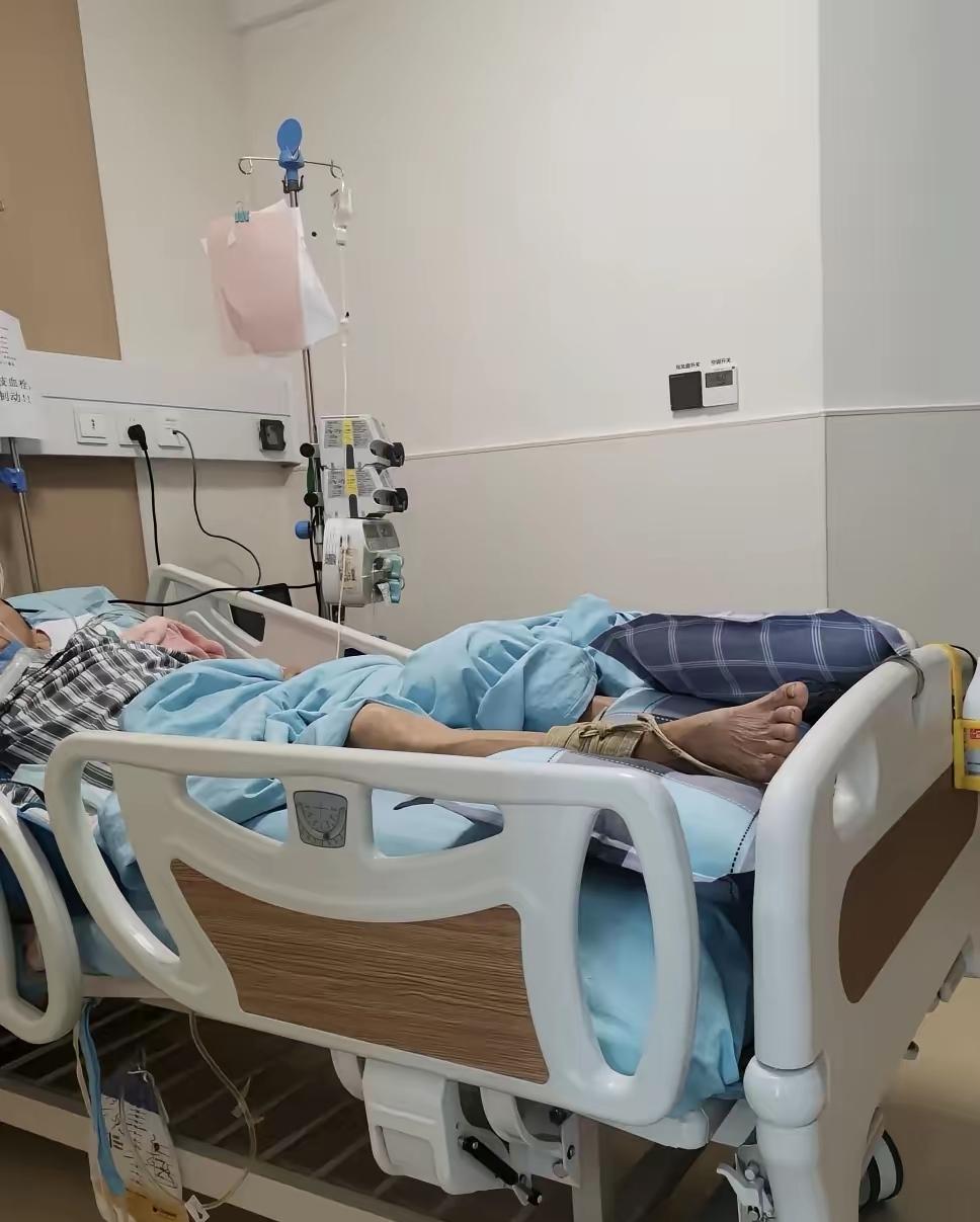 父亲被打断4根肋骨，对方赔8万就没事了？他自学法律两年，硬把案子翻了！

那天上