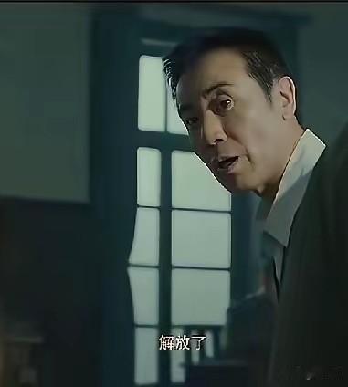 吴石的两个副官，一个被捕后宁死不屈，一个受利益胁迫压根不屑。

由于蔡孝乾的叛变