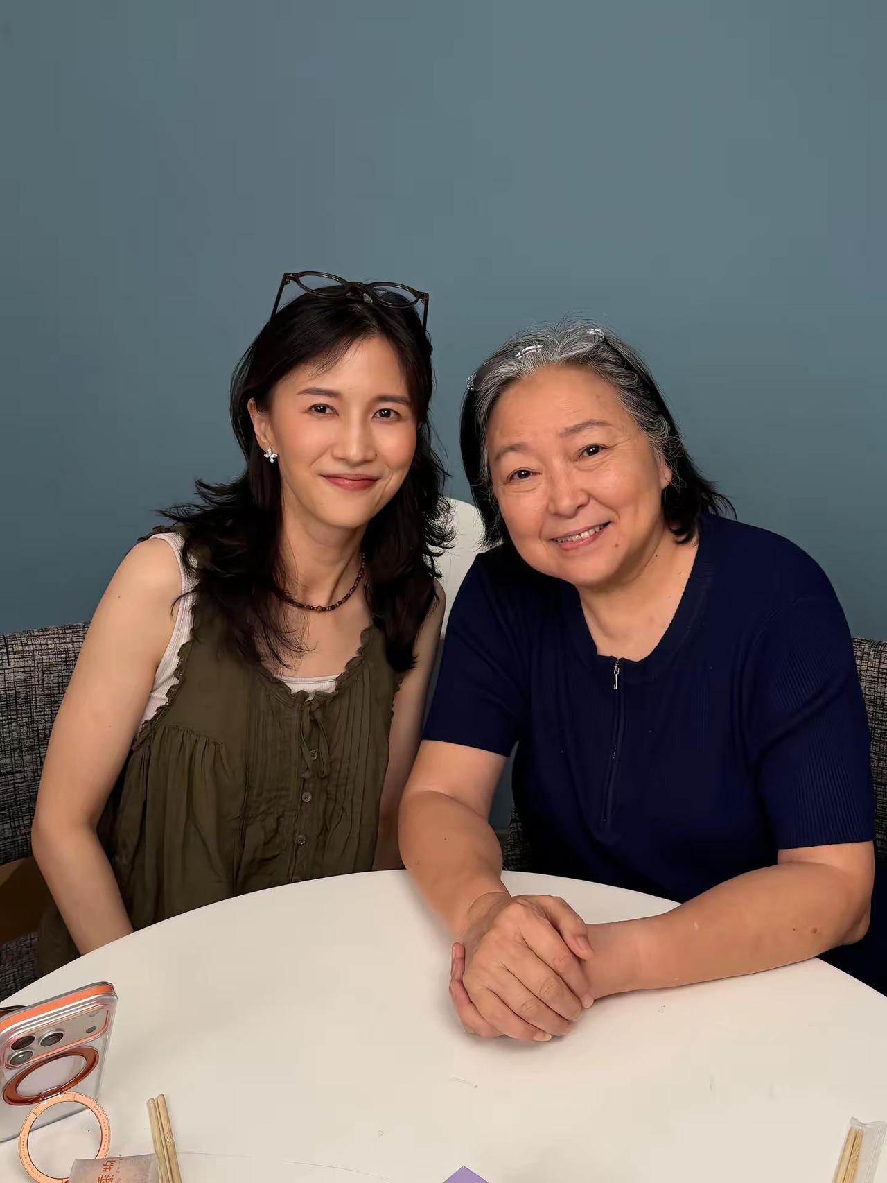 📢papi热烈欢迎本期来宾：方芳👏。好哎！@方芳 非常下饭的一期，让我们边吃