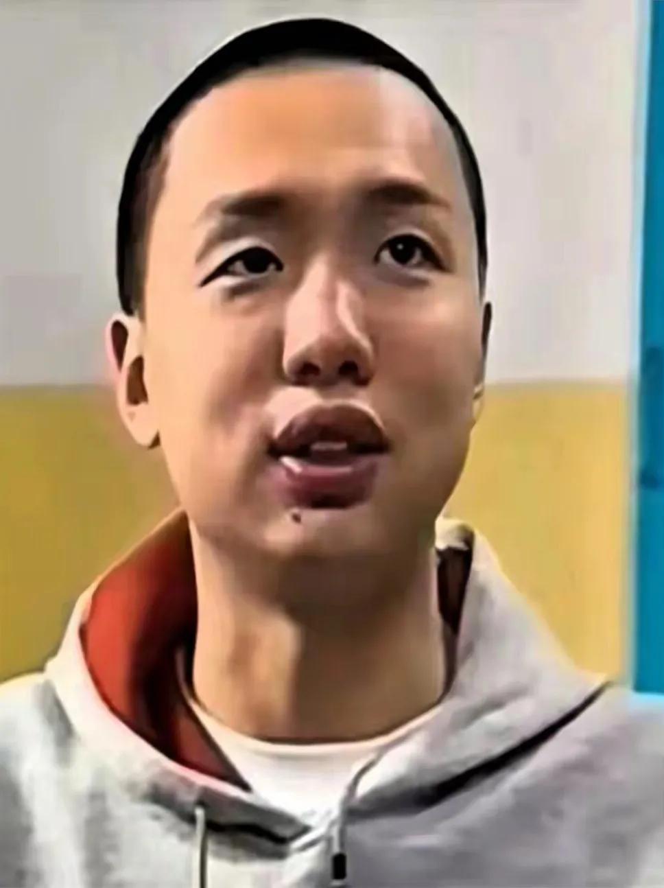 毛东东在国防科大求学期间，彻底打破了大众对“伟人之后”的刻板印象，他拒绝特权，活