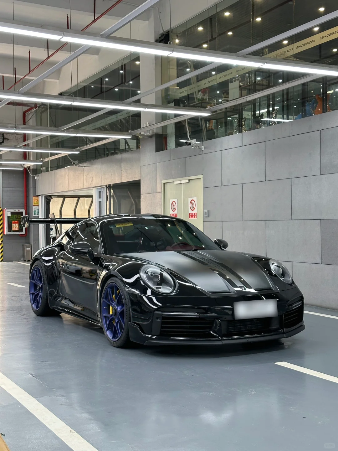992更适合超大尾翼。