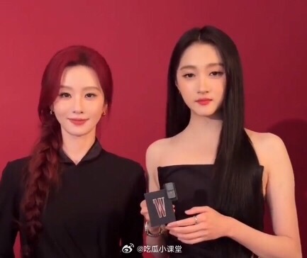 刘诗诗关晓彤两个生硬的北京人看到刘诗诗关晓彤的采访了，这两张完美的脸放在一起，对