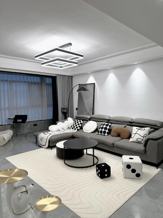 26岁，和老公一起住进了 dream house！🏠