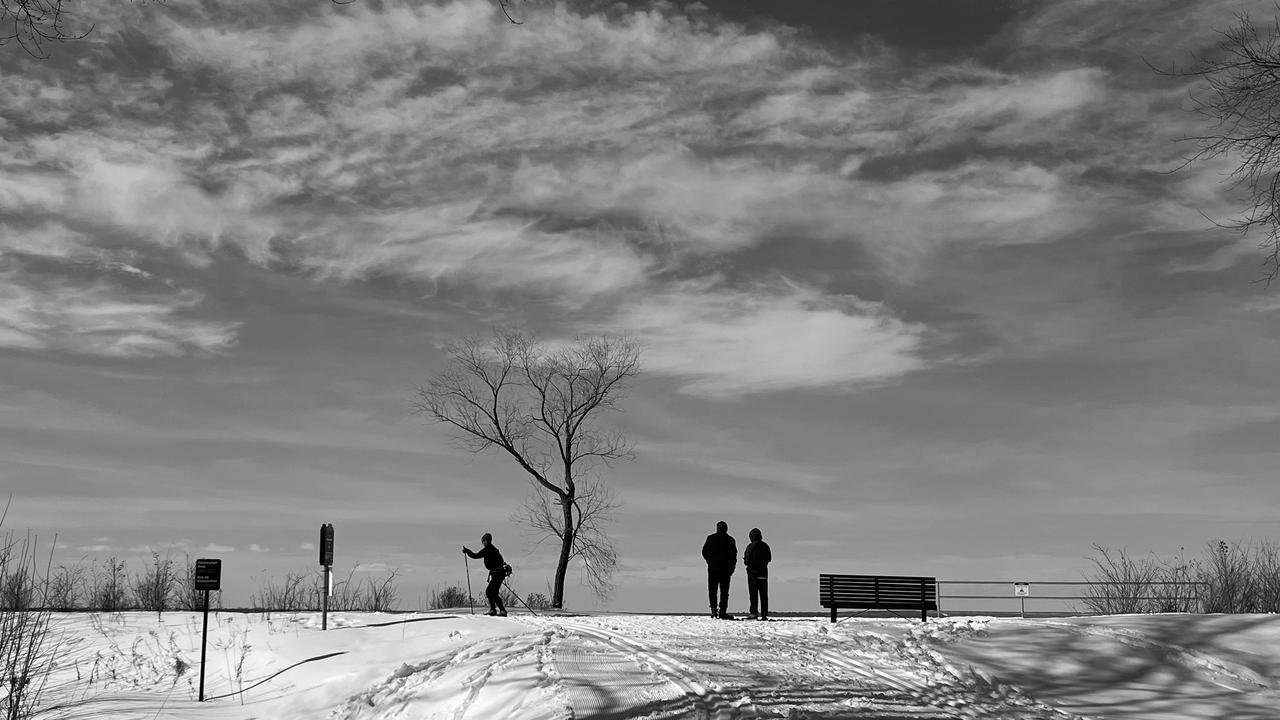这几天世界不安稳呀，昨天塔利班把我们的巴铁的首都好一顿炸，今天巴铁又把塔利班的首