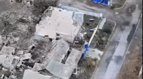 在波克罗夫斯克巷战中，1名乌军士兵表现神勇，孤身1人，使用轻武器将3名俄军士兵挑