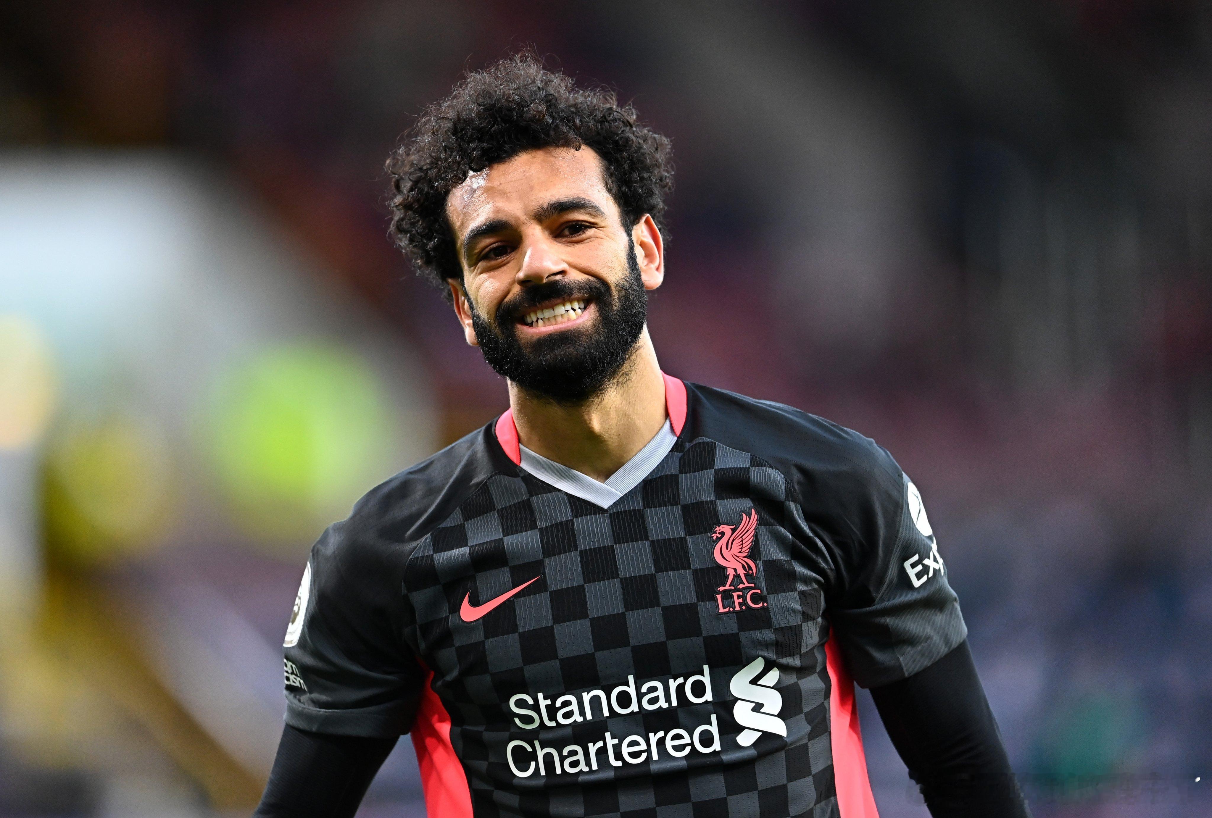 利物浦球衣第三套球衣泄露 跟此前图三有点像，几分？ 