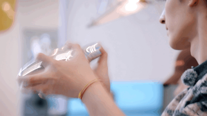 周柯宇回应被夸像男团认真的男生最迷人！周柯宇对待每件事都用心投入，业务能力扎实，