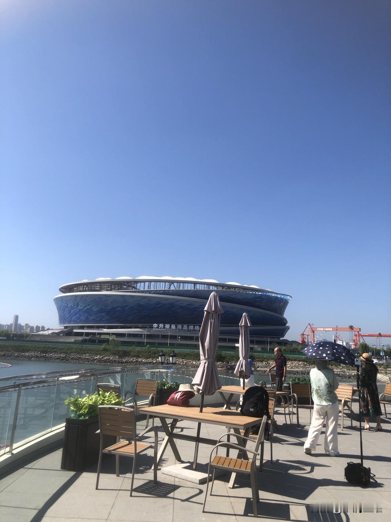 原本以为没有比赛日的梭鱼湾会很空寂，可去到那些新落成的景观，发现完全不是那么回事