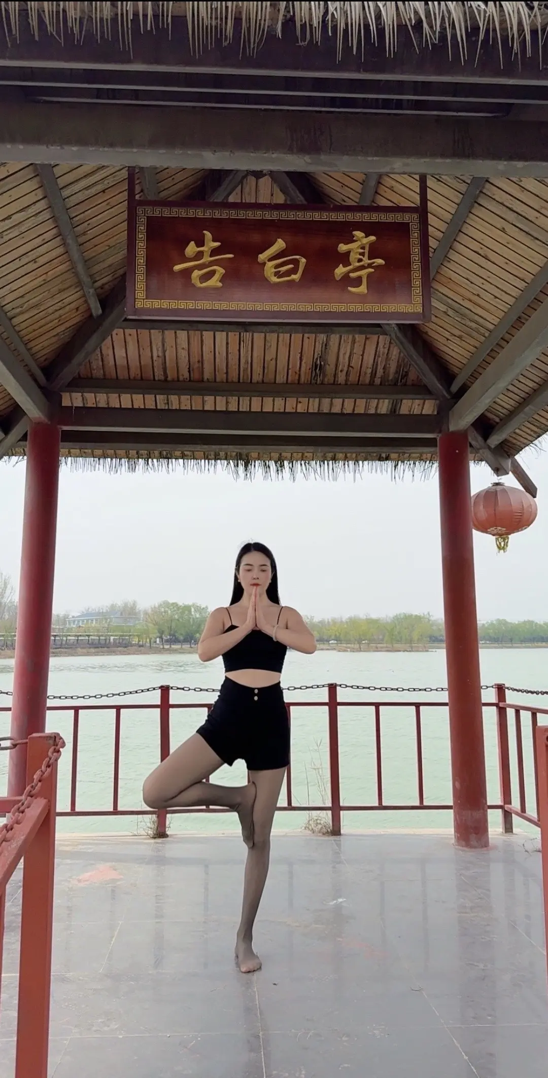 生活的本意是平淡且知足“别放大情绪，别为难自己，   人生不过三万天...