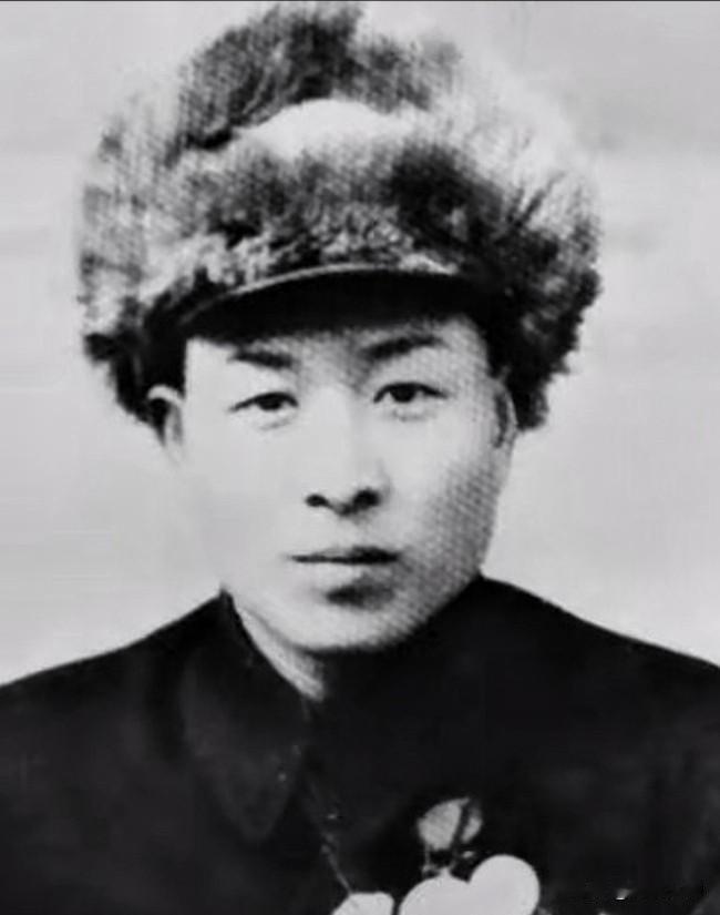 19岁八路军战士郑希和仅有三发子弹与一把刺刀，在芦苇荡撞见八名日军追捕抱着孩子的