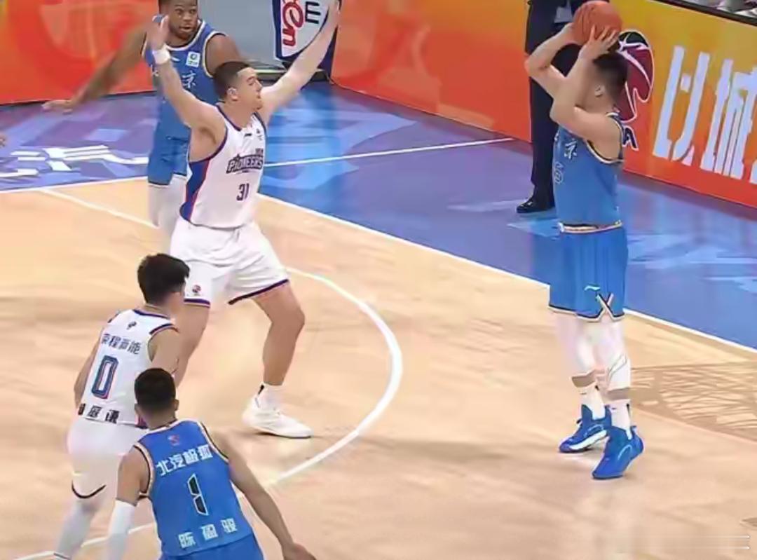 周琦23+13赛季新高！北京88-75大胜天津 豪取4连胜天津男篮vs北京男篮c