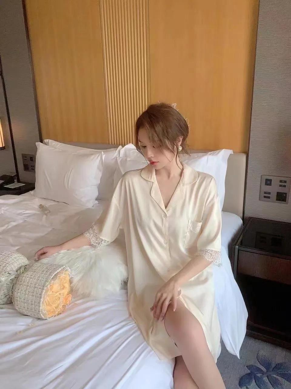 最近右眼皮老是跳，正好被一个厚颜无耻的女人纠缠着，是巧合吗？
    最近三天两