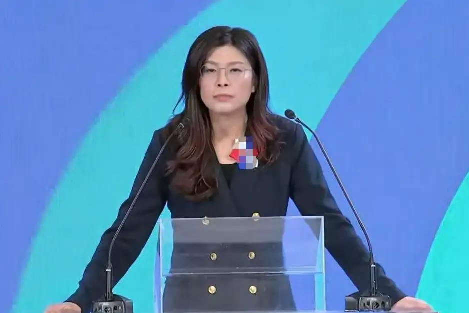 “台湾的时间不多了，不能再继续沉沦下去了！”郑丽文就职国民党主席的呐喊，像一道惊