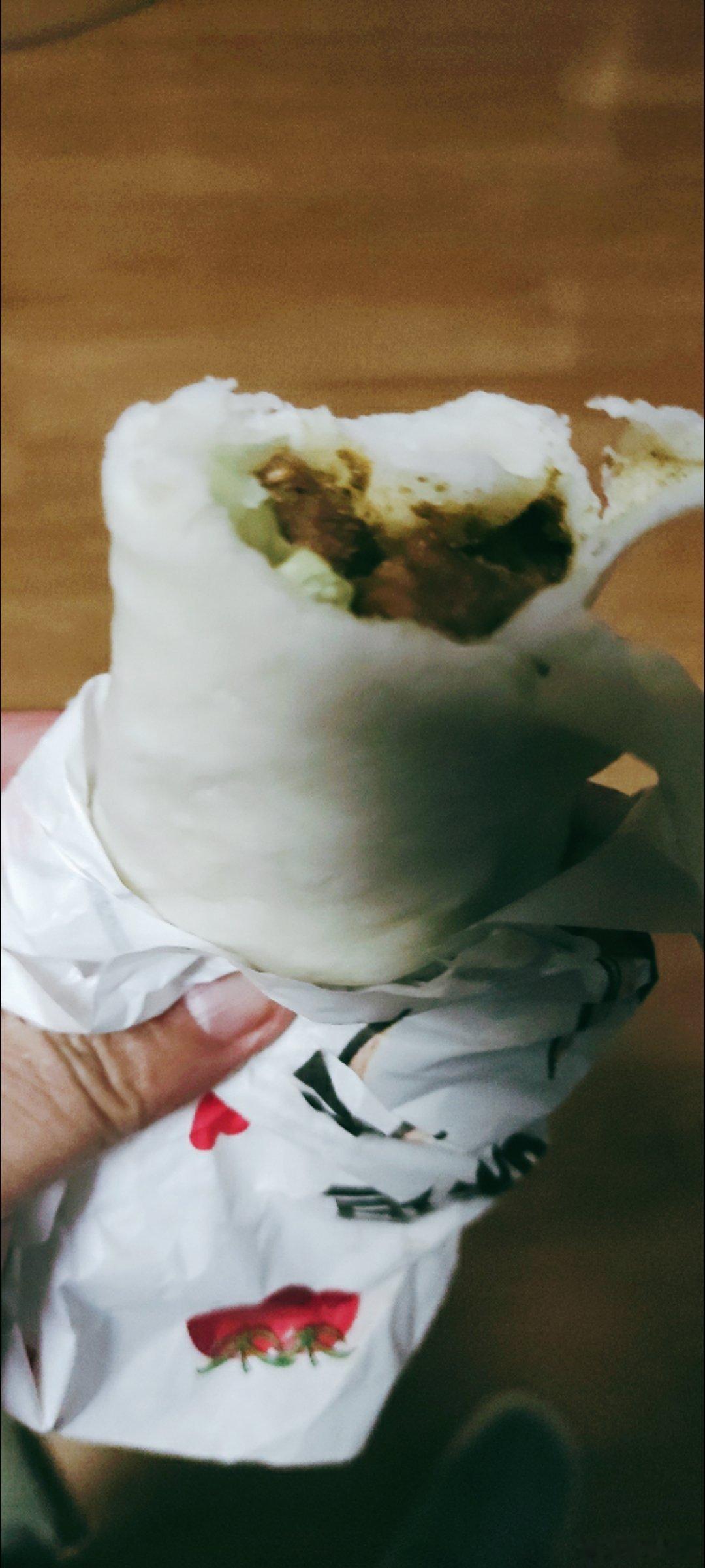 不可辜负的美食[超话]  不可辜负的美食  吃饭打卡  时间不早了，晚饭一付煎饼