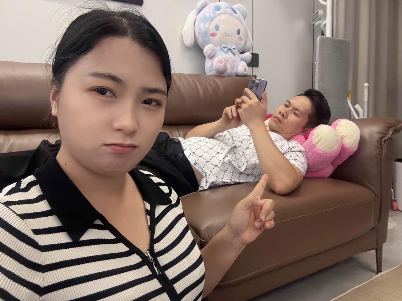 我跟广西老谭认识4年结婚2个月不到，很多网友问我那么相处这么久不了解他的事情吗？