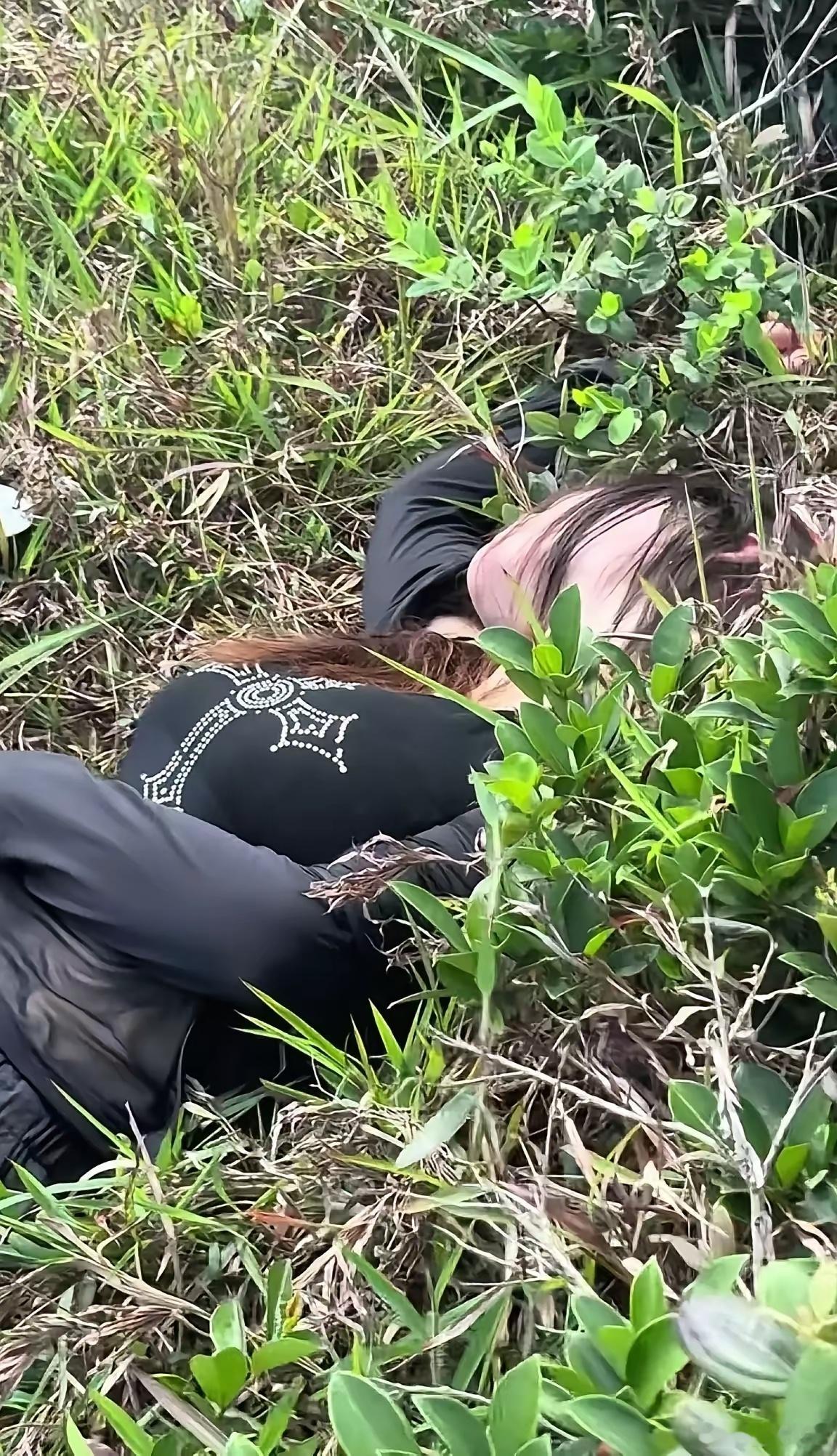 网友：媳妇说让我给她拍张唯美的照片，拍完后差点没让媳妇给我打死 ​​​