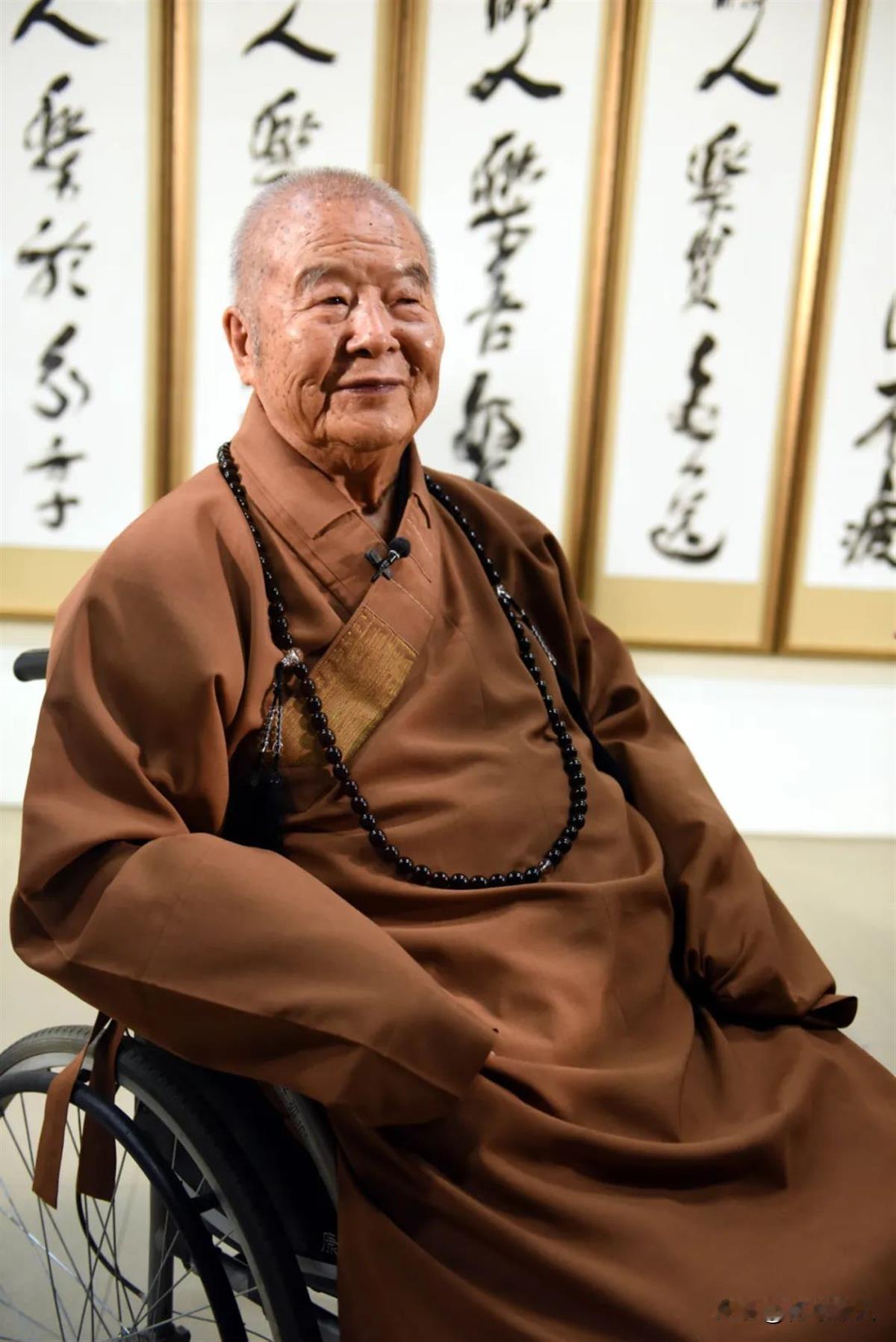 星云大师圆寂后，遗体火化竟出现了25颗舍利子，这似乎与他生前的遗愿背道而驰。早在
