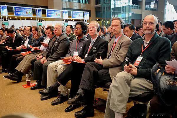 越南终于摊牌了，最近越南相关部门负责人，直接下了死命令：哪怕砸锅卖铁，那条把国家