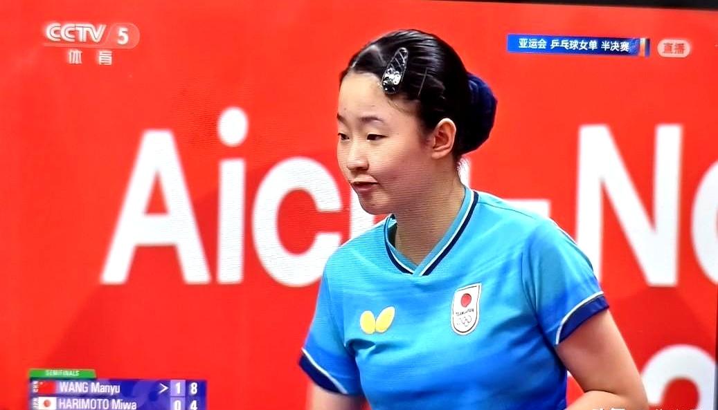 张本美和那个无奈的表情，镜头给到时心里真不是滋味。
第二局打到1：6、4：8那个