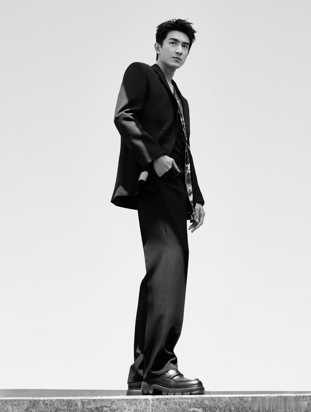 明星丨穿搭造型林更新的西装杀～ 