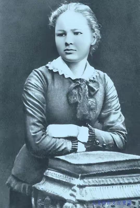 1911年，45岁的居里夫人写给郎之万的情书被曝光。在信中，居里夫人流露出对性的