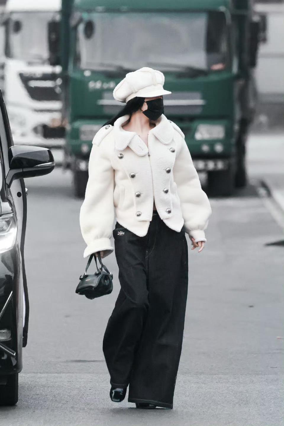 虞书欣法式小香贝雷帽look虞书欣小香小姐  虞书欣法式小香贝雷帽look，谁懂