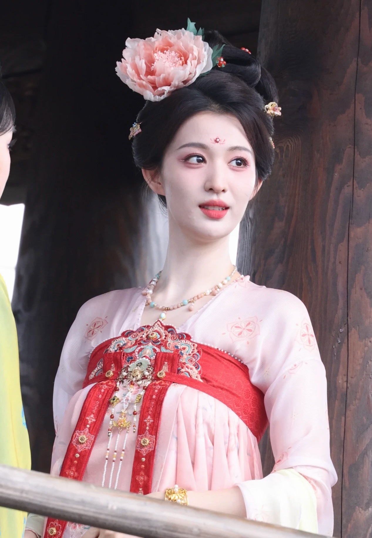 一些女明星的唐制造型…