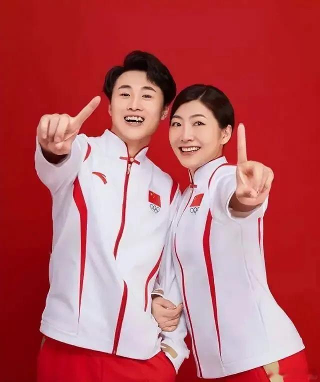 徐梦桃王心迪东北版请回答1988东北家庭的热乎劲全展现出来了，桃桃冷静靠谱扛下家