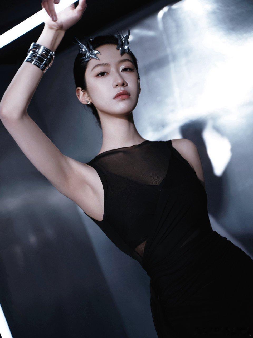 向涵之机械姬造型，妆造师加鸡腿好吗好的 太睿智了 