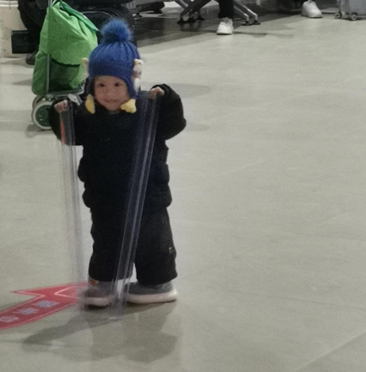 今天做了两件小善事，心情本来很愉快……

早上看到一本好书要22.8块钱，舍不得