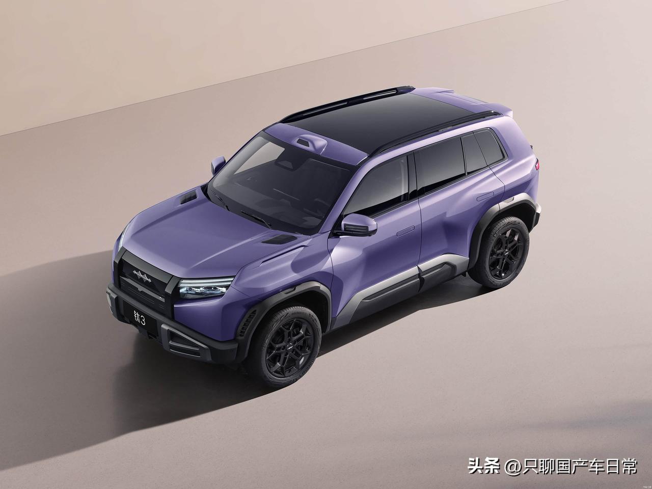 方程豹钛3完全可以满足日常通勤。CLTC最高620km续航，市区实际续航能有七到