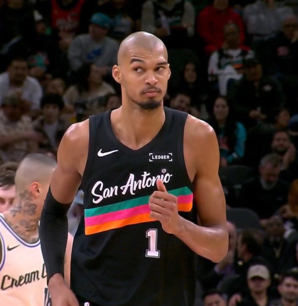 啥也别说了，背锅吧，下半场9中0能说你啥nba